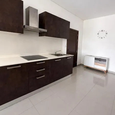 Luxury In Heart Of St Julian's With Sea View Apartman *