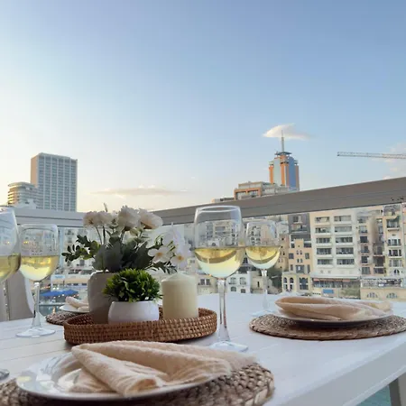 Luxury In Heart Of St Julian's With Sea View
