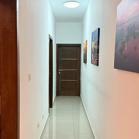 Luxury In Heart Of St Julian's With Sea View *